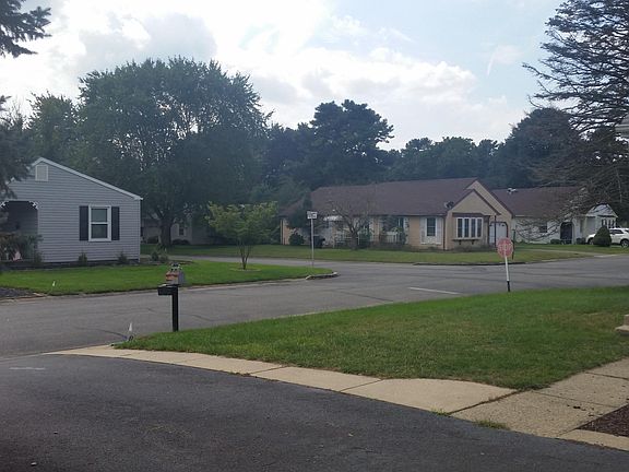 4th image of 1 Brooklane Court