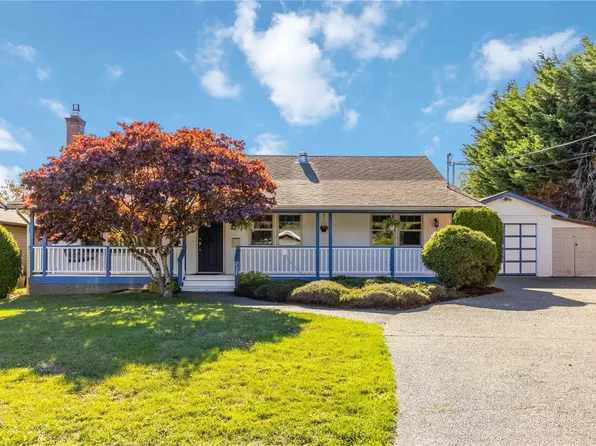 711 Miller Ave, Saanich, BC V8Z 3C9