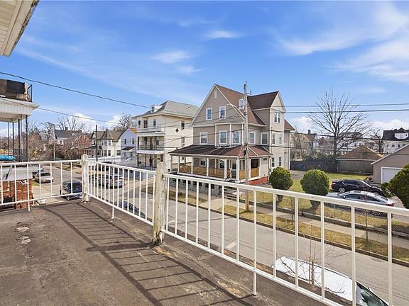 4th image of 297 Vermont Ave