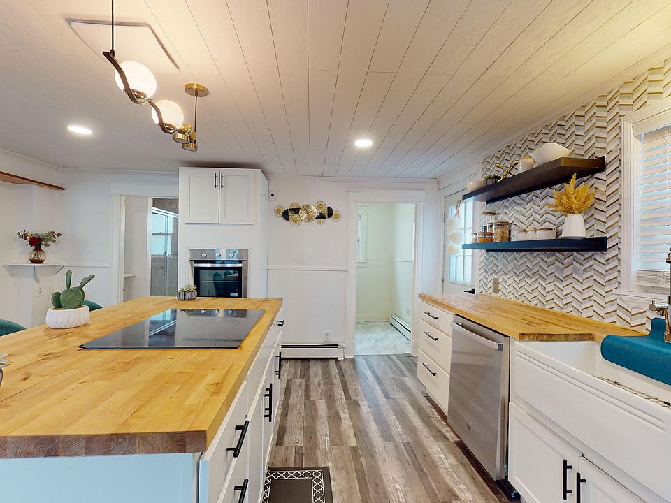 606 Sabattus St, Lewiston, ME 04240 MLS 1551175 Zillow