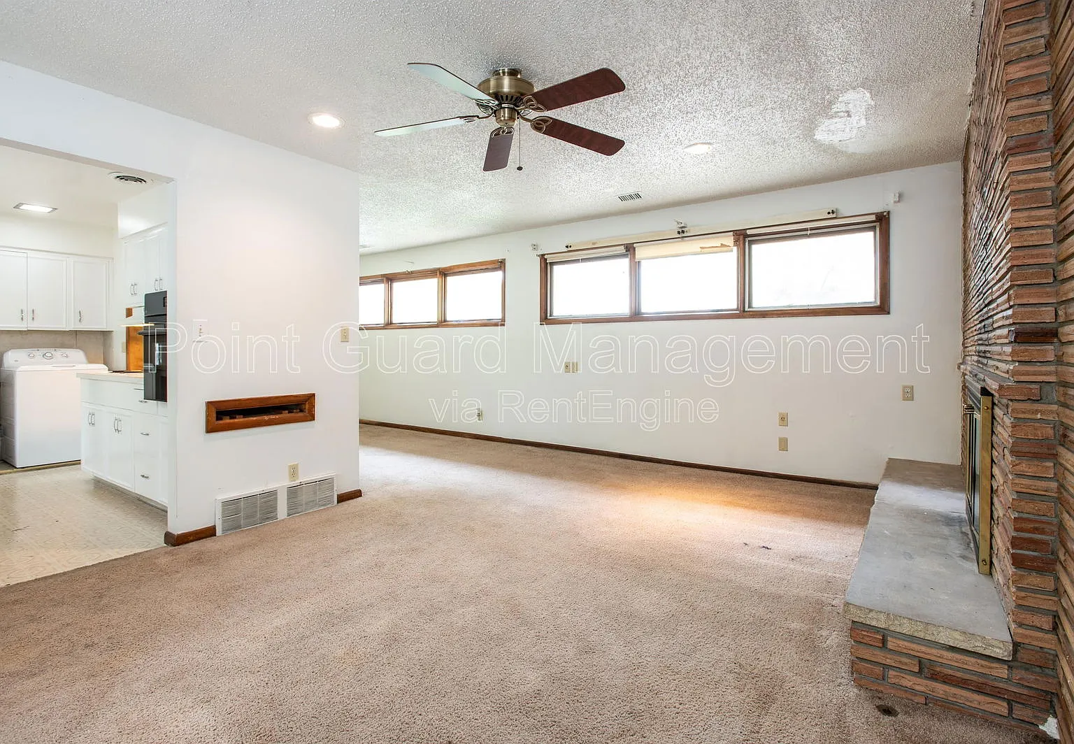 3 bed, 1.5 bath, 1572 sqft, $1,350 — Photo 4