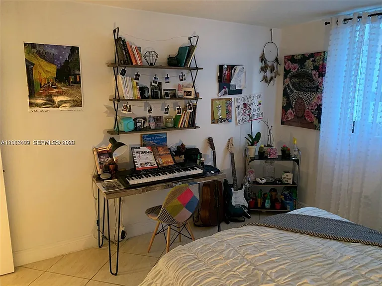 210 SW 11th St #204 — Photo 10