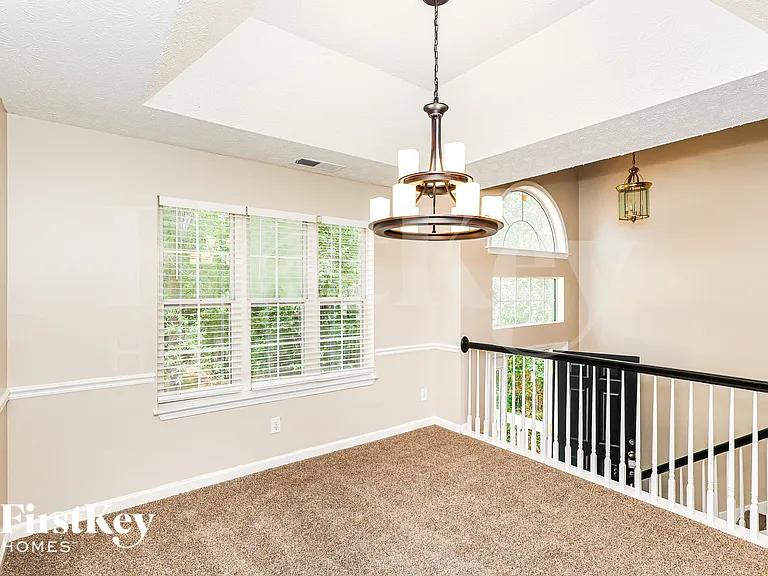 83 Huntington Ct — Photo 5