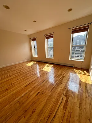 Rented by American Way Real Estate Inc | media 6