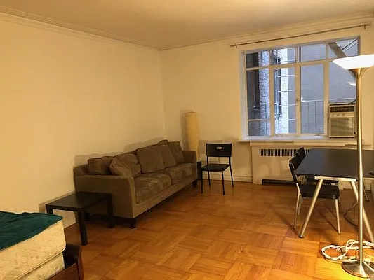 Rented by Bank Neary | media 4