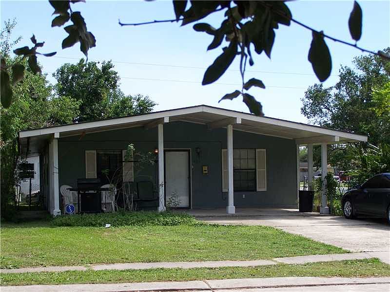 1st image of 413 Heritage Ave