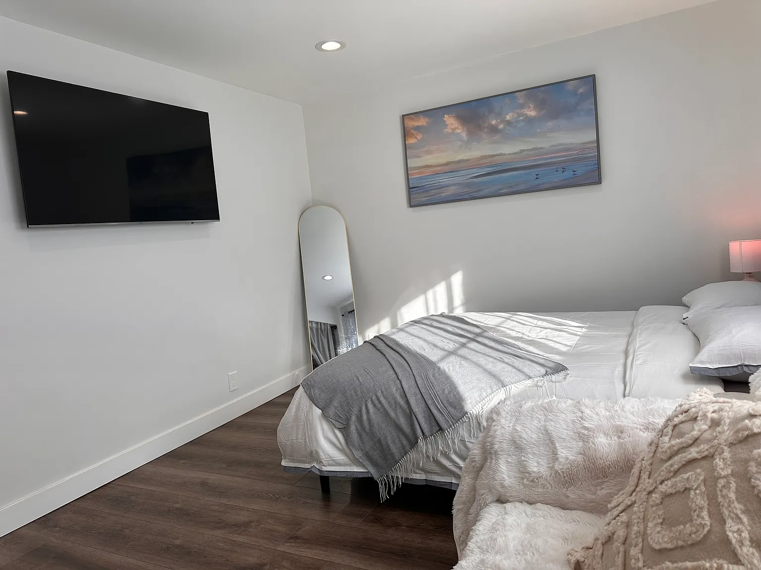 2 bed, 780 sqft, $3,900 — Photo 1