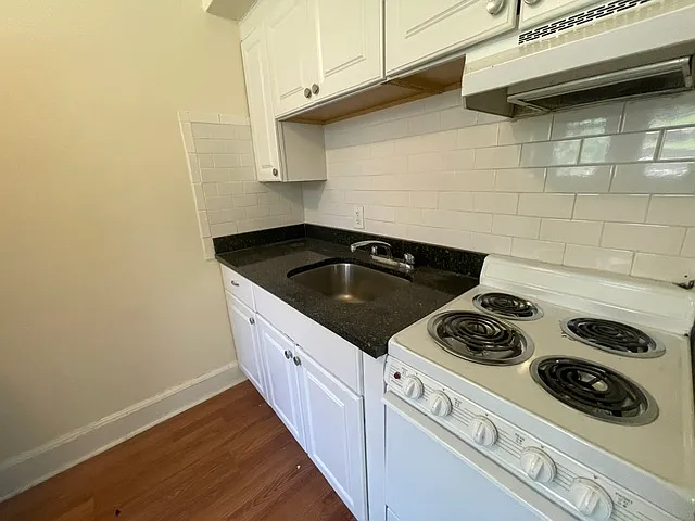 195 Thomas Burgin Pkwy #305 — Photo 2