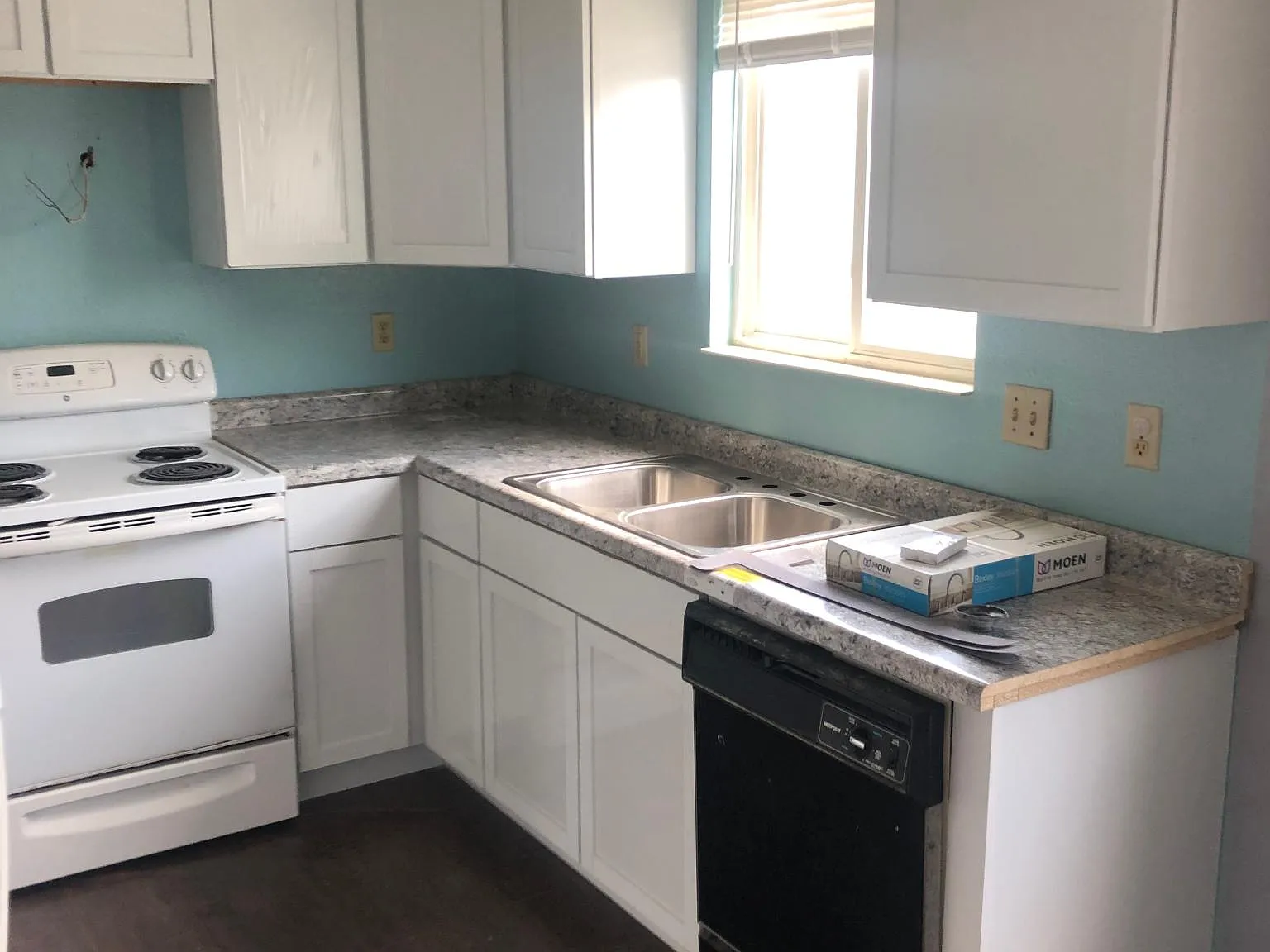3 bed, 1200 sqft, $1,100 — Photo 2