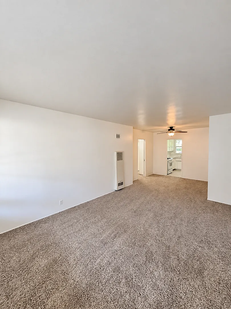 8366 Sargent Ave — Photo 3