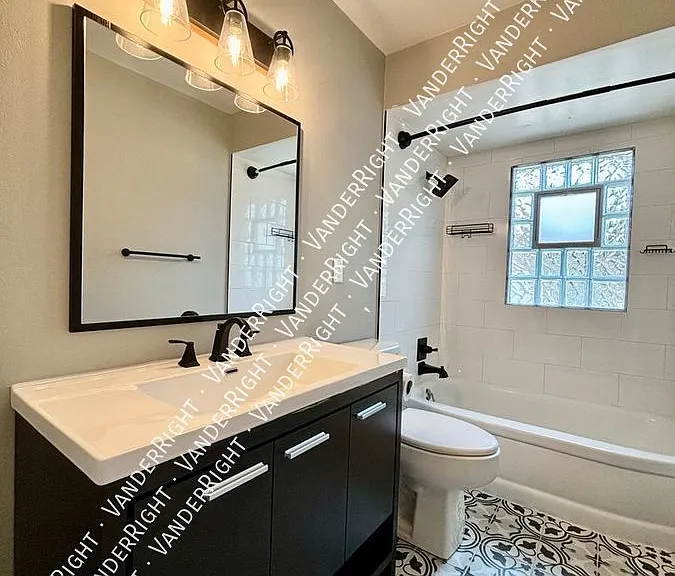 1736 S Sherman Ave — Photo 9