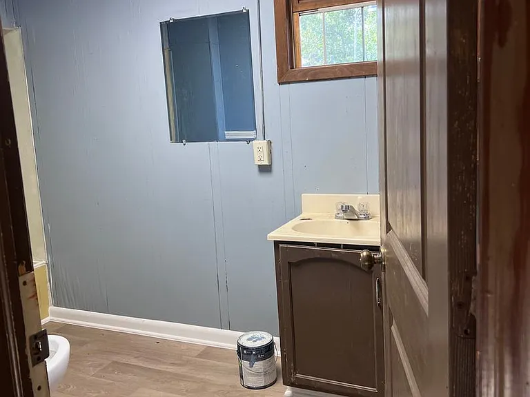 376 Rockport Rd — Photo 13