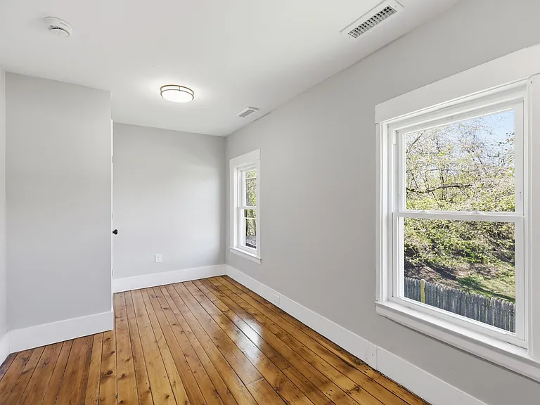 23 Clinton Ave #2 — Photo 7