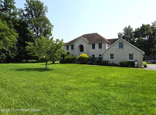 602 Little Mayfair Ct, Stroudsburg, PA 18360