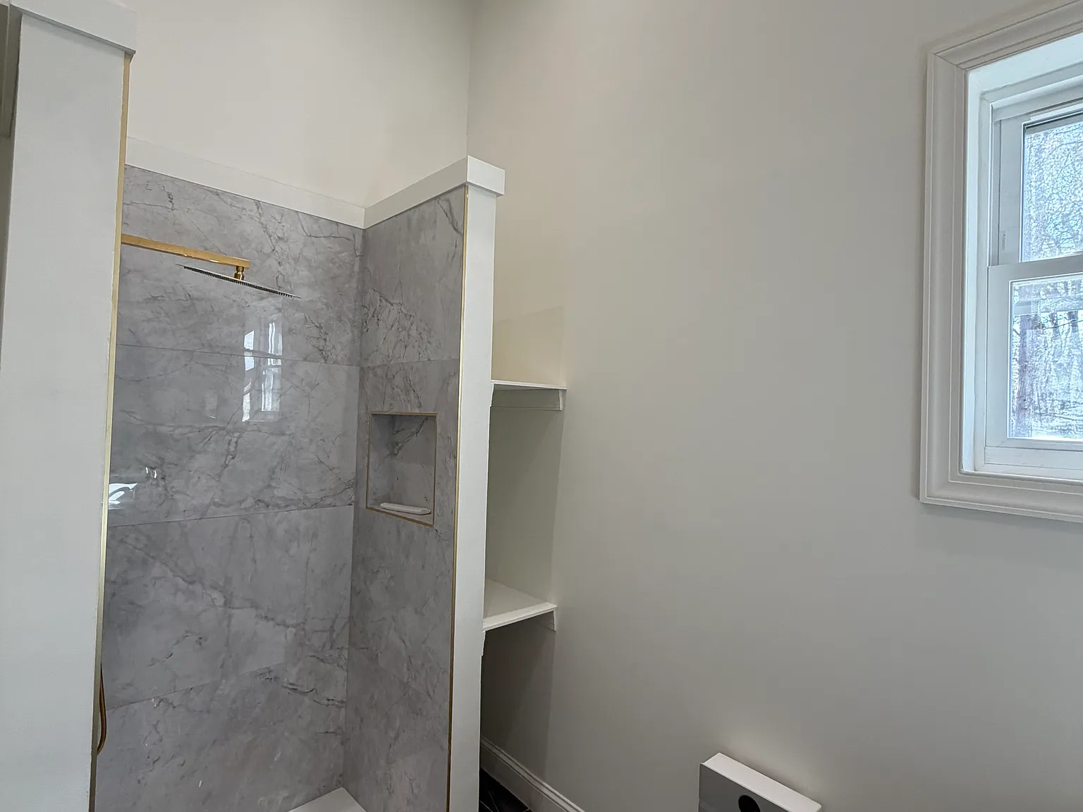 3 bed, 1200 sqft, $2,300 — Photo 4