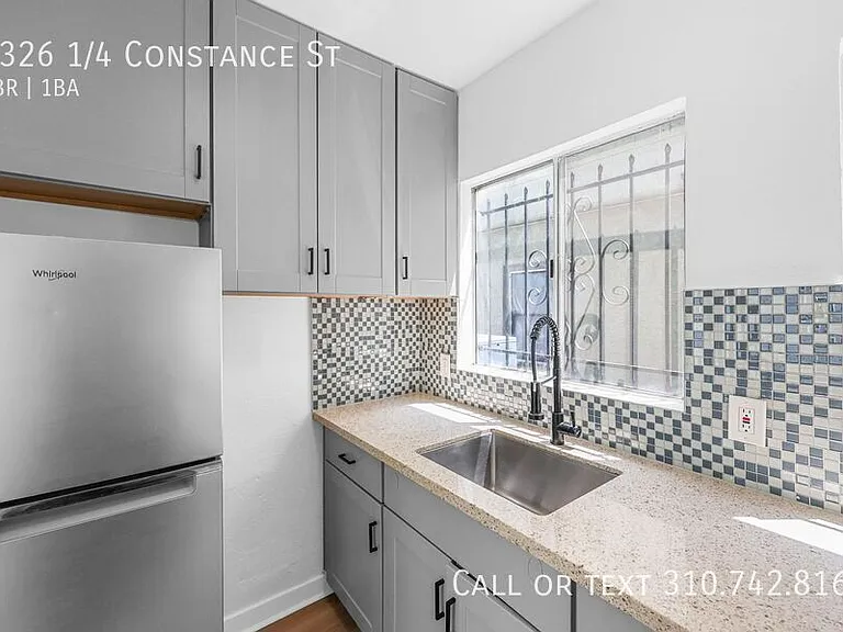 1326 1/4 Constance St — Photo 8