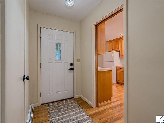 4th image of 214 Clover Ln