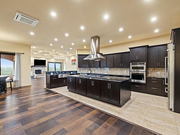 4th image of 406 Halcomb Ln