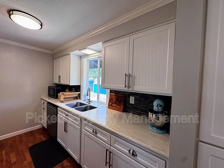 2270 Madrona Dr SE — Photo 7