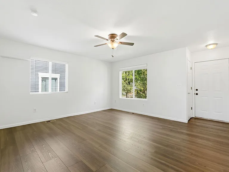 5155 Golden Eagle Pkwy — Photo 10