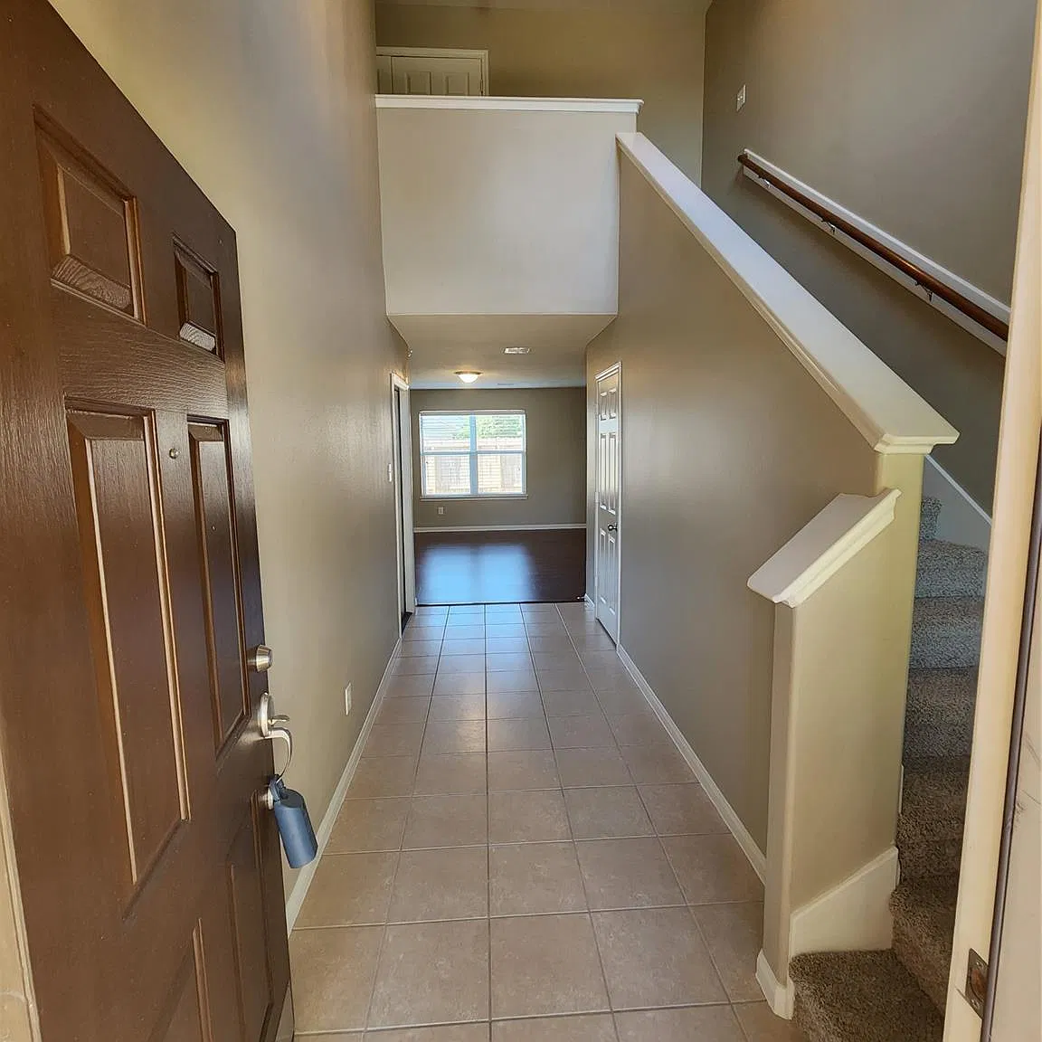 3 bed, 2.5 bath, 1758 sqft, $1,890 — Photo 3