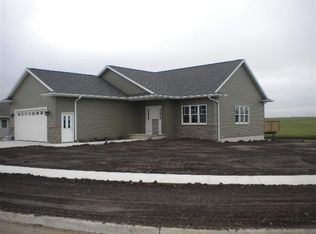 1110 Lozmar Ln, Shell Rock, IA 50670