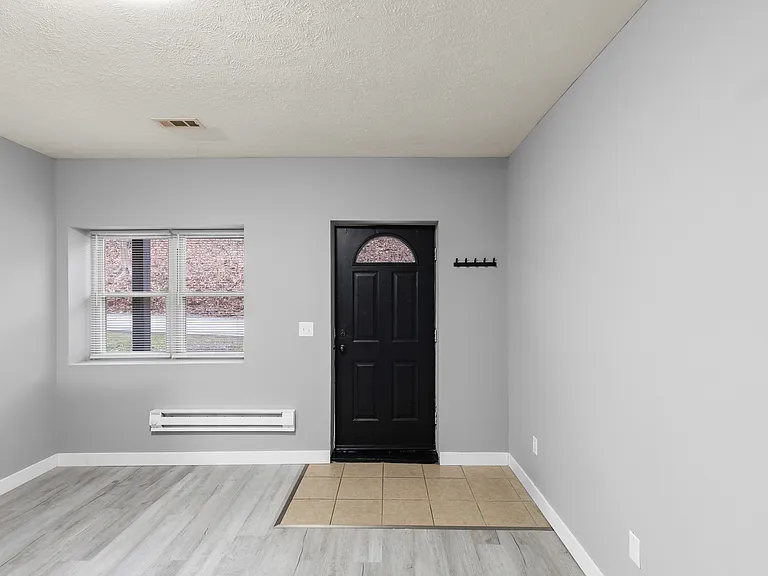 Brookhaven Apartments — Photo 17