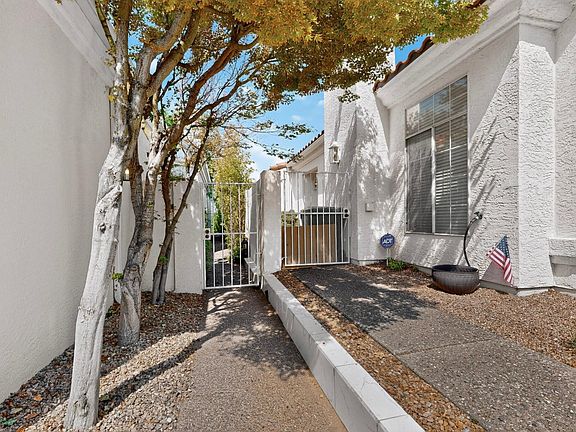 3rd image of 6115 Rosetree Pl NE