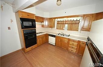 3rd image of 5741 Woodland Ave