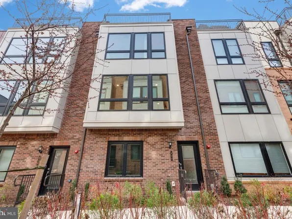 420 Nottoway Wk, Alexandria, VA 22304