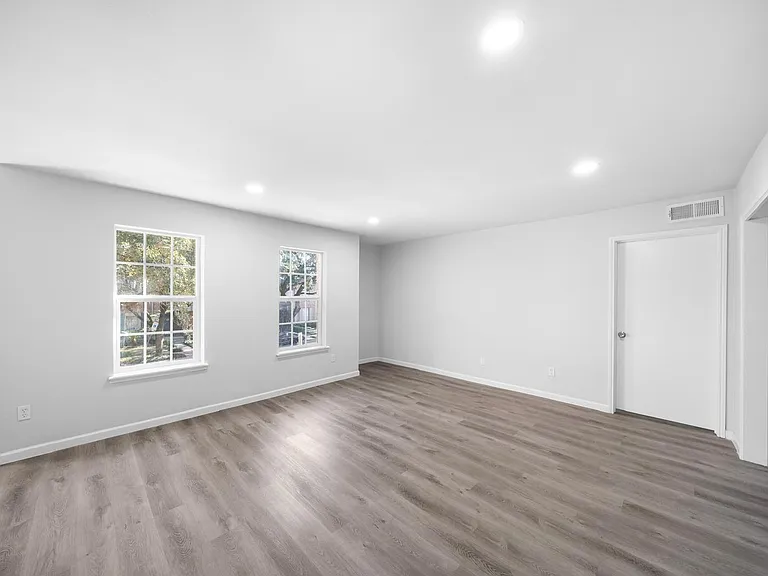 353 N Post Oak Ln #729 — Photo 6