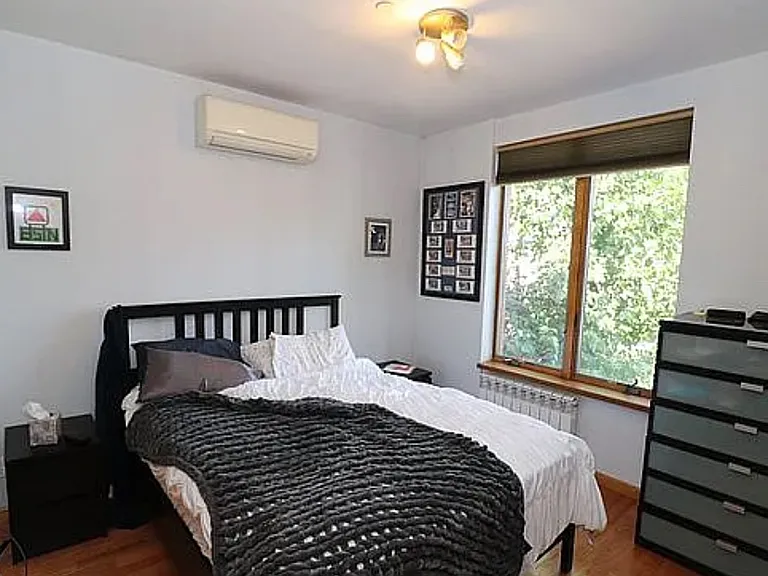 2252 Jones St — Photo 9