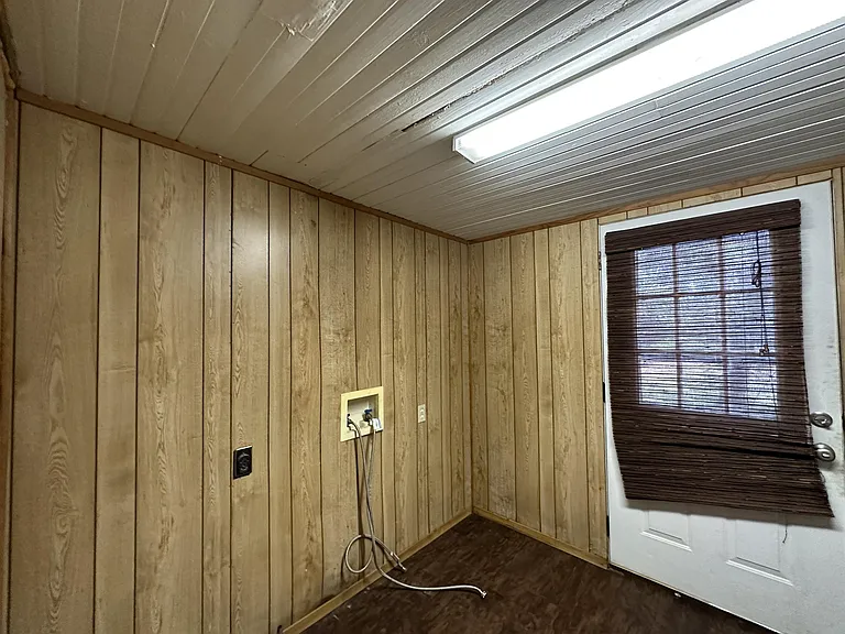 208 N Bowie St — Photo 15