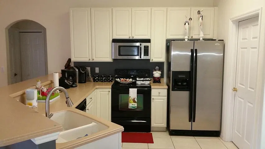 4 bed, 3.0 bath, 2107 sqft, $2,695 — Photo 2