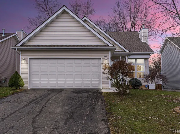 319 Alpeana St, Auburn Hills, MI 48326
