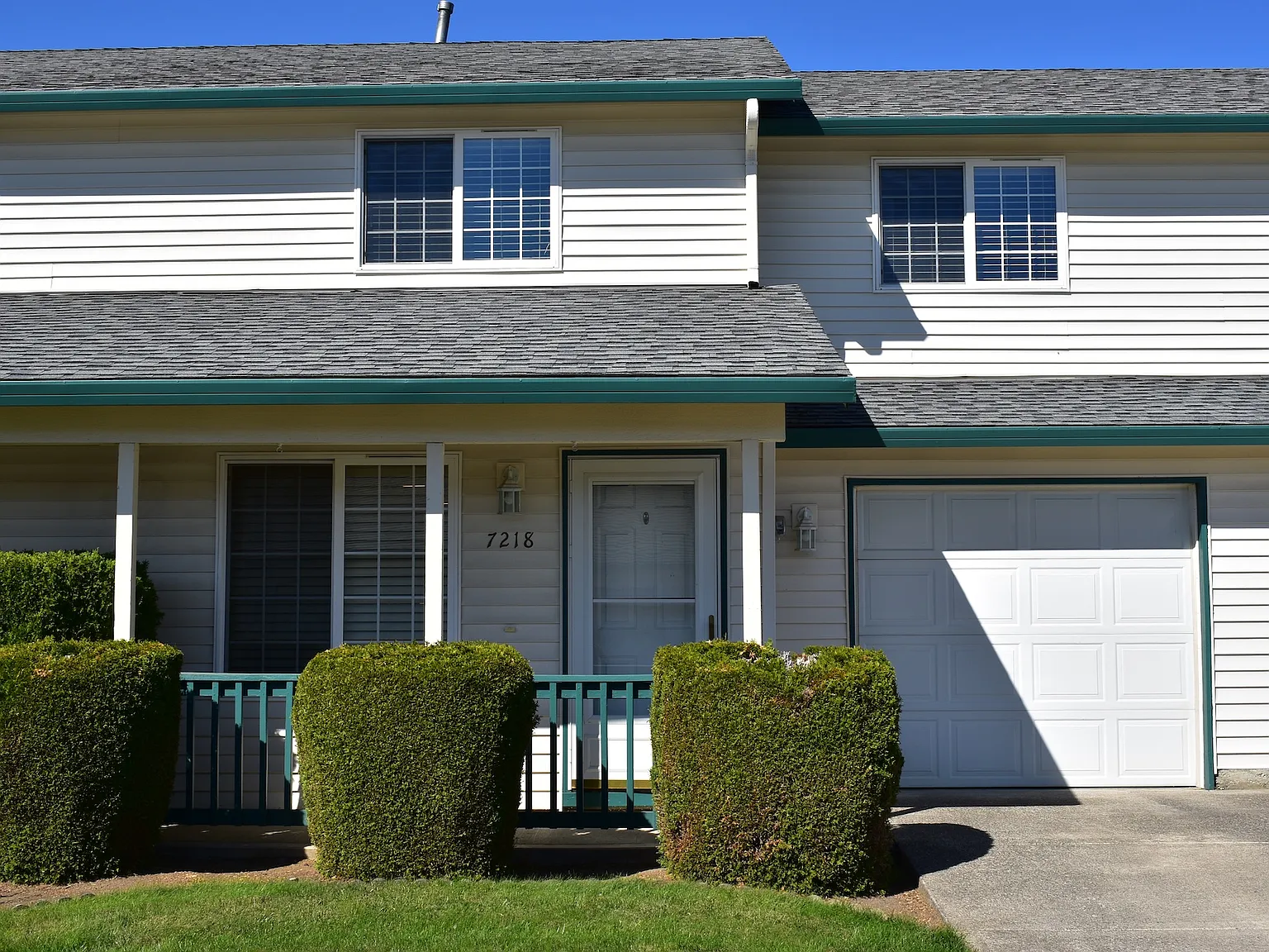 2 bed, 2.5 bath, 1074 sqft, $1,750 — Photo 1