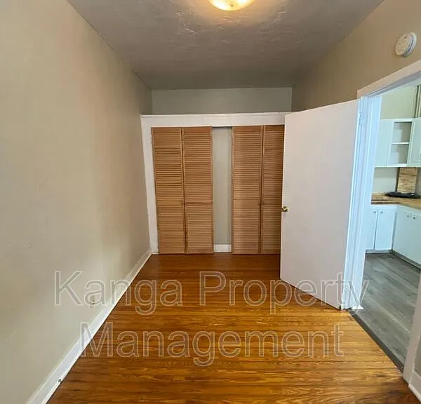 523 24th St #8 — Photo 10