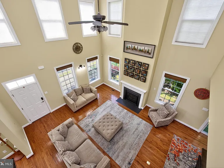 121 Shilling Ave — Photo 28