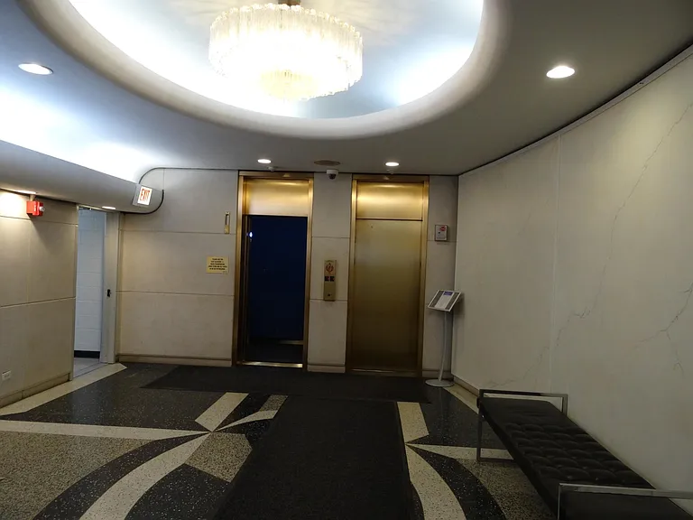 21 W Goethe St #4C — Photo 14