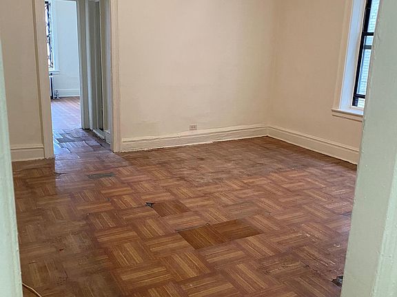 2nd image of 3444 Knox Pl APT 32