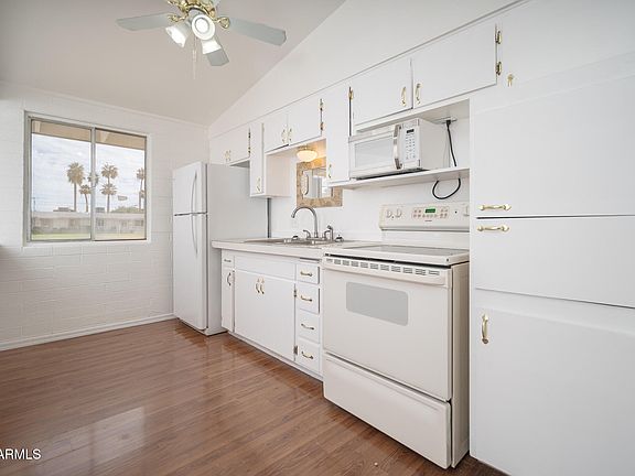 4th image of 10620 W OAKMONT Drive
