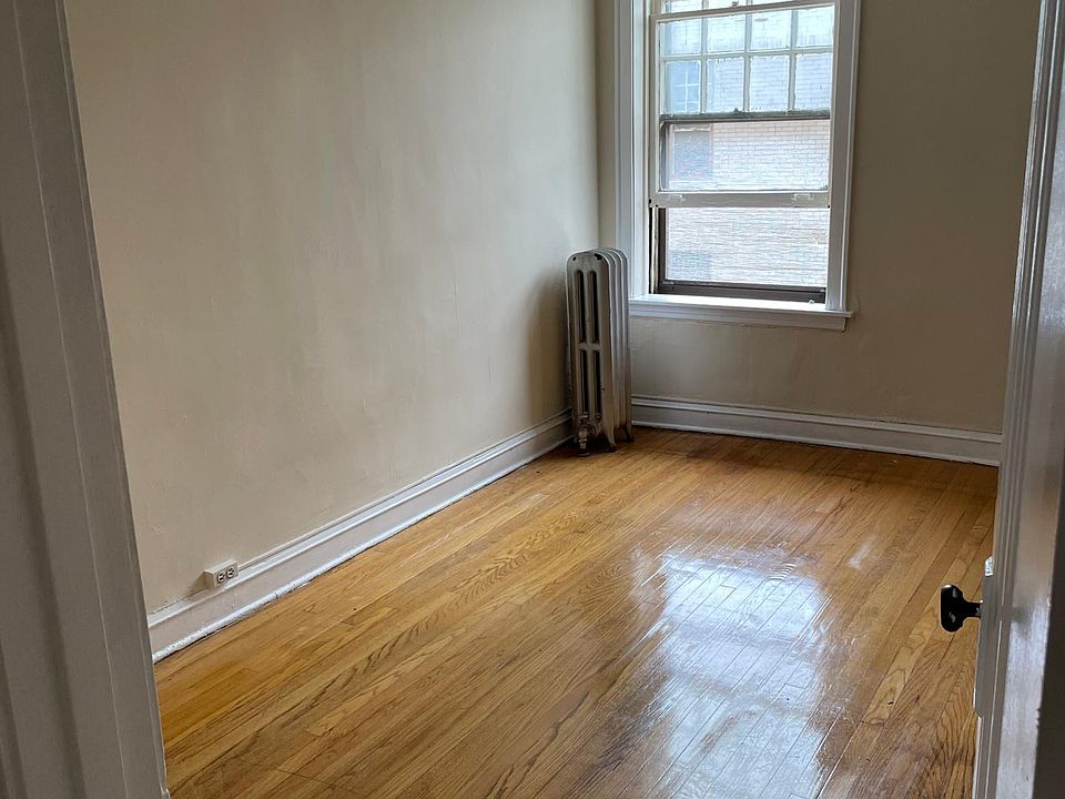 2nd image of 909 Sherman Ave #304