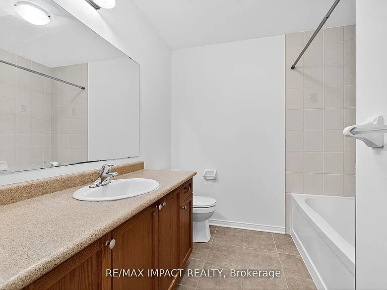 1384 W Rennie St — Photo 18