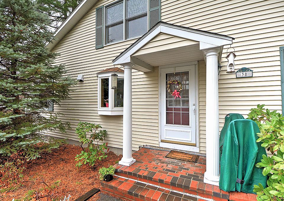 2nd image of 38 Lakeside Ave
