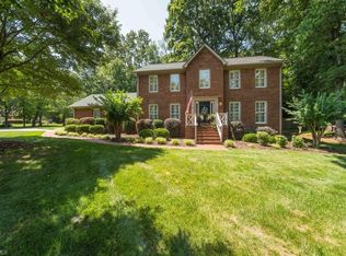 5976 Woodfield Dr, Kernersville, NC 27284