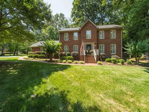 5976 Woodfield Dr, Kernersville, NC 27284