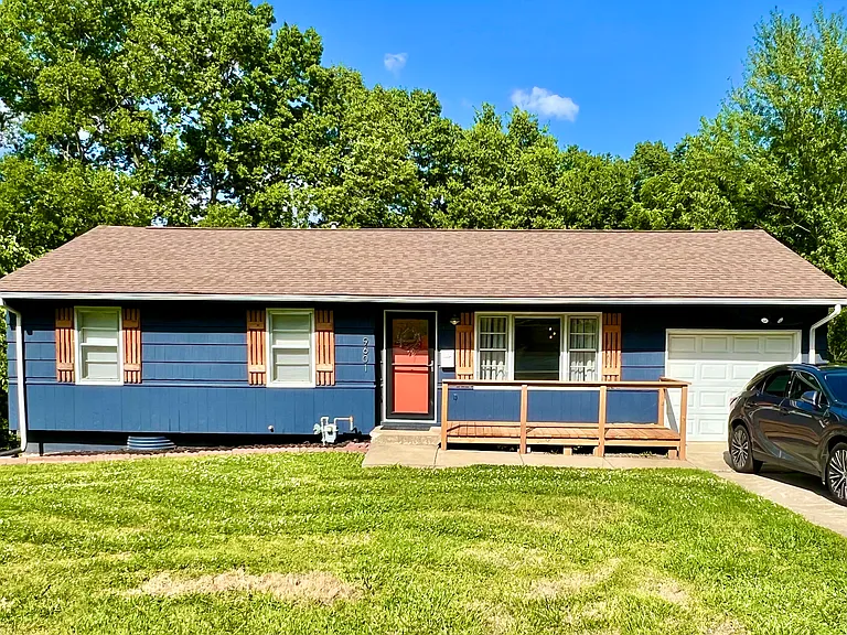 9601 Walnut St — Photo 1