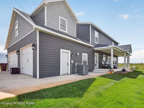 5th image of 2701 Sage Ct NW