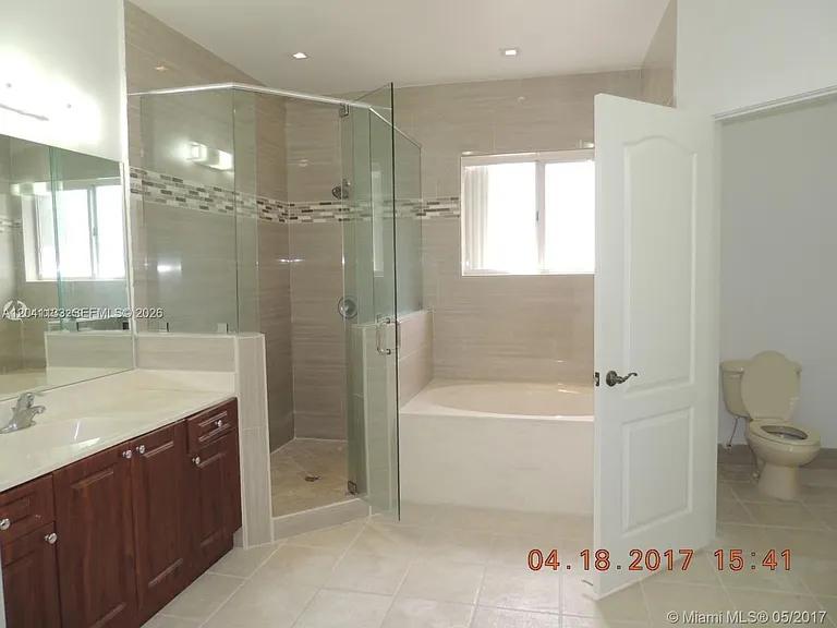 1926 SE 23rd Ct #1926 — Photo 7