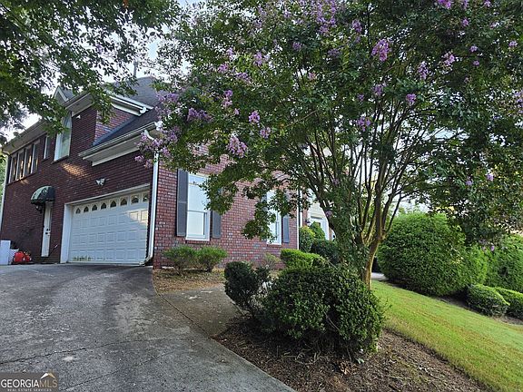 3rd image of 2810 Shoemaker Ln